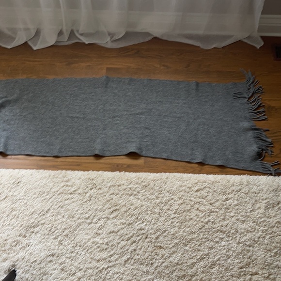 Soft grey scarf from Zara - Picture 3 of 3